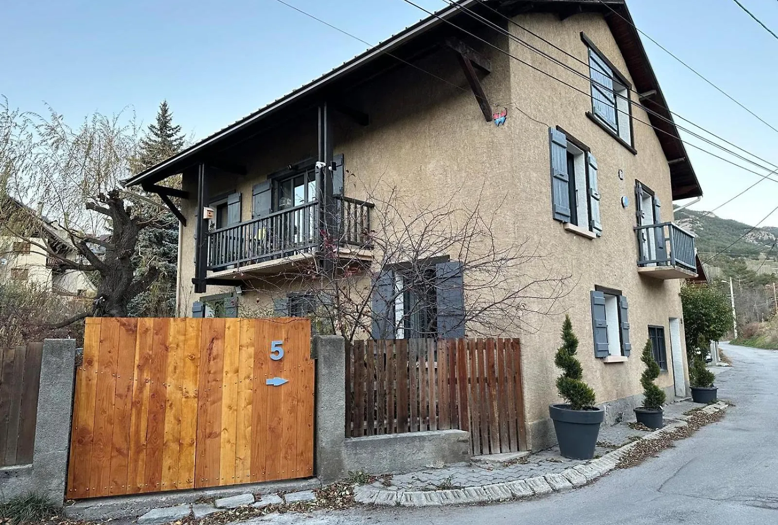 Bed and Breakfast Papillon 05 à Briançon 0*,